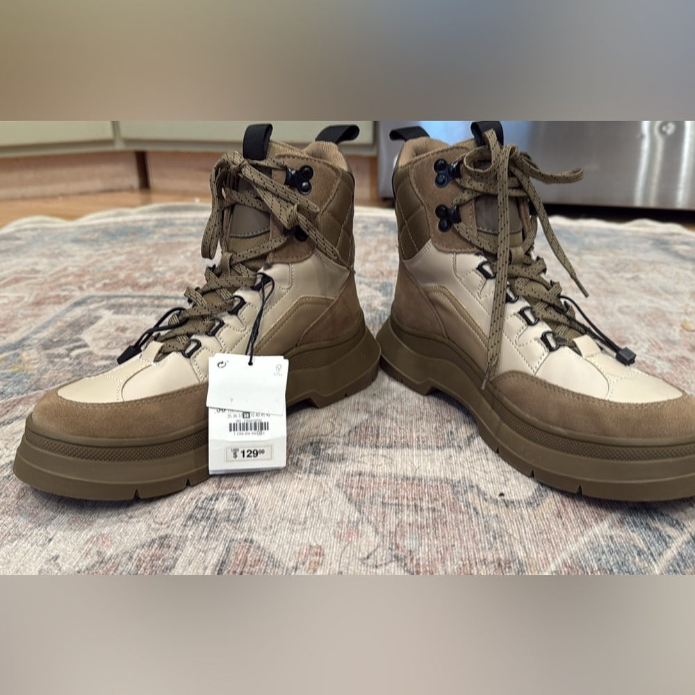 Zara Women's Brown and Cream Winter Boots